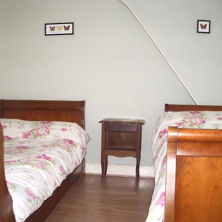 Les Glycines Bed and Breakfast Plaimpied-Givaudins Εξωτερικό φωτογραφία