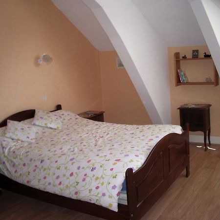 Les Glycines Bed and Breakfast Plaimpied-Givaudins Εξωτερικό φωτογραφία