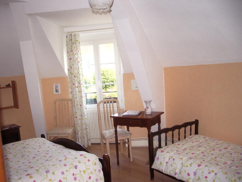 Les Glycines Bed and Breakfast Plaimpied-Givaudins Εξωτερικό φωτογραφία